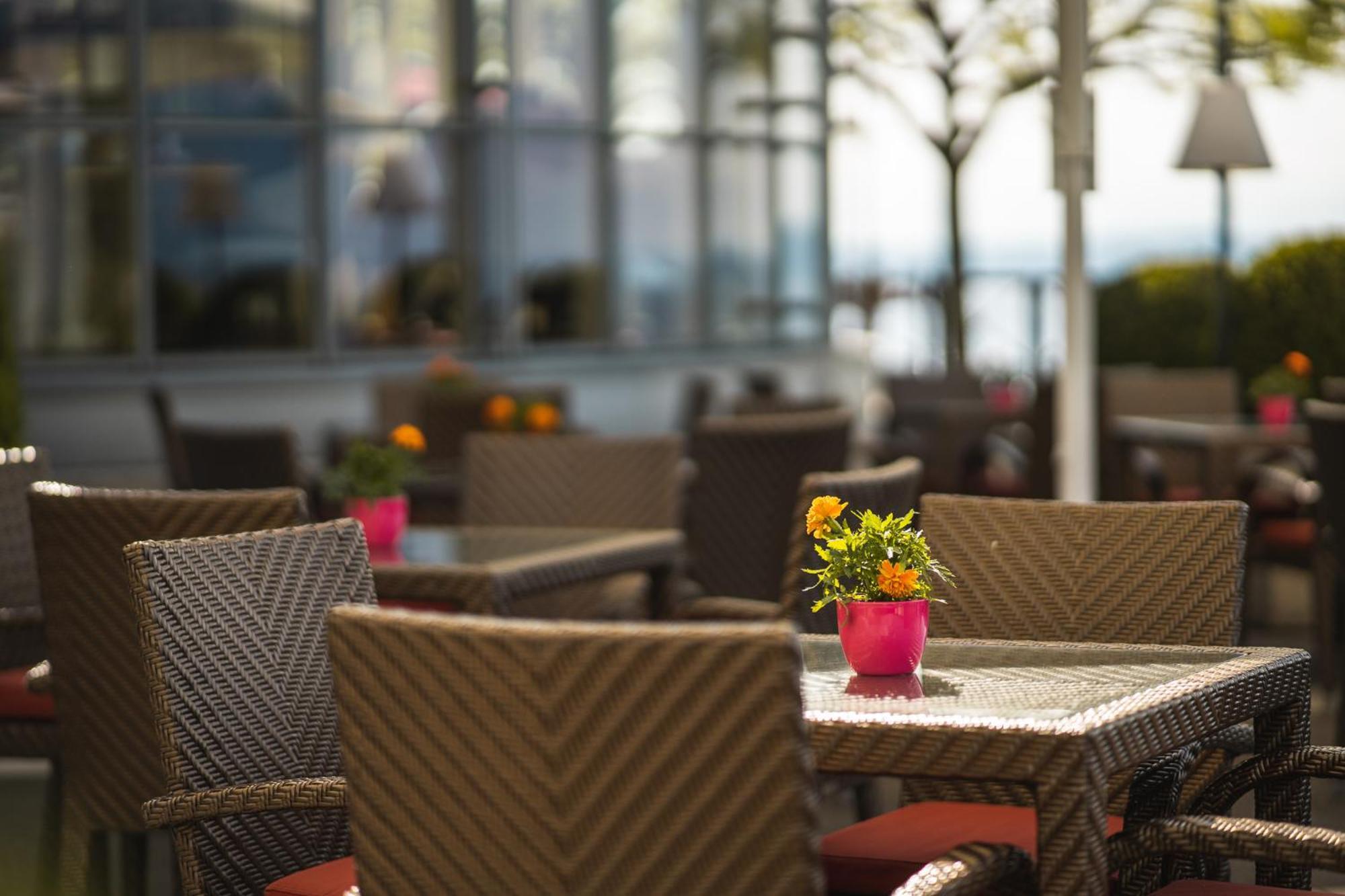Beau Rivage Hotel Neuchâtel Eksteriør bilde The Terrace