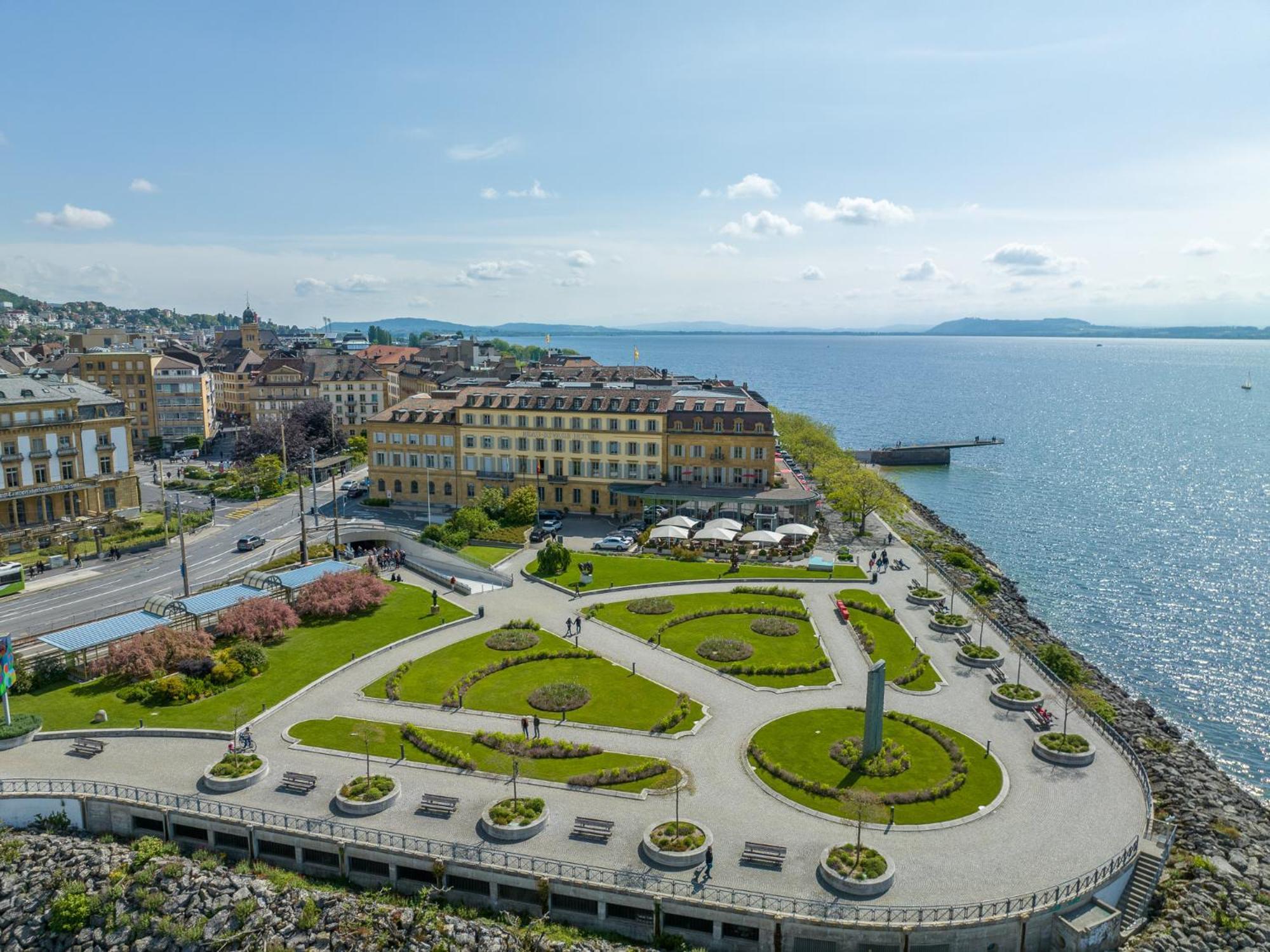 Beau Rivage Hotel Neuchâtel Eksteriør bilde Aerial view of the square
