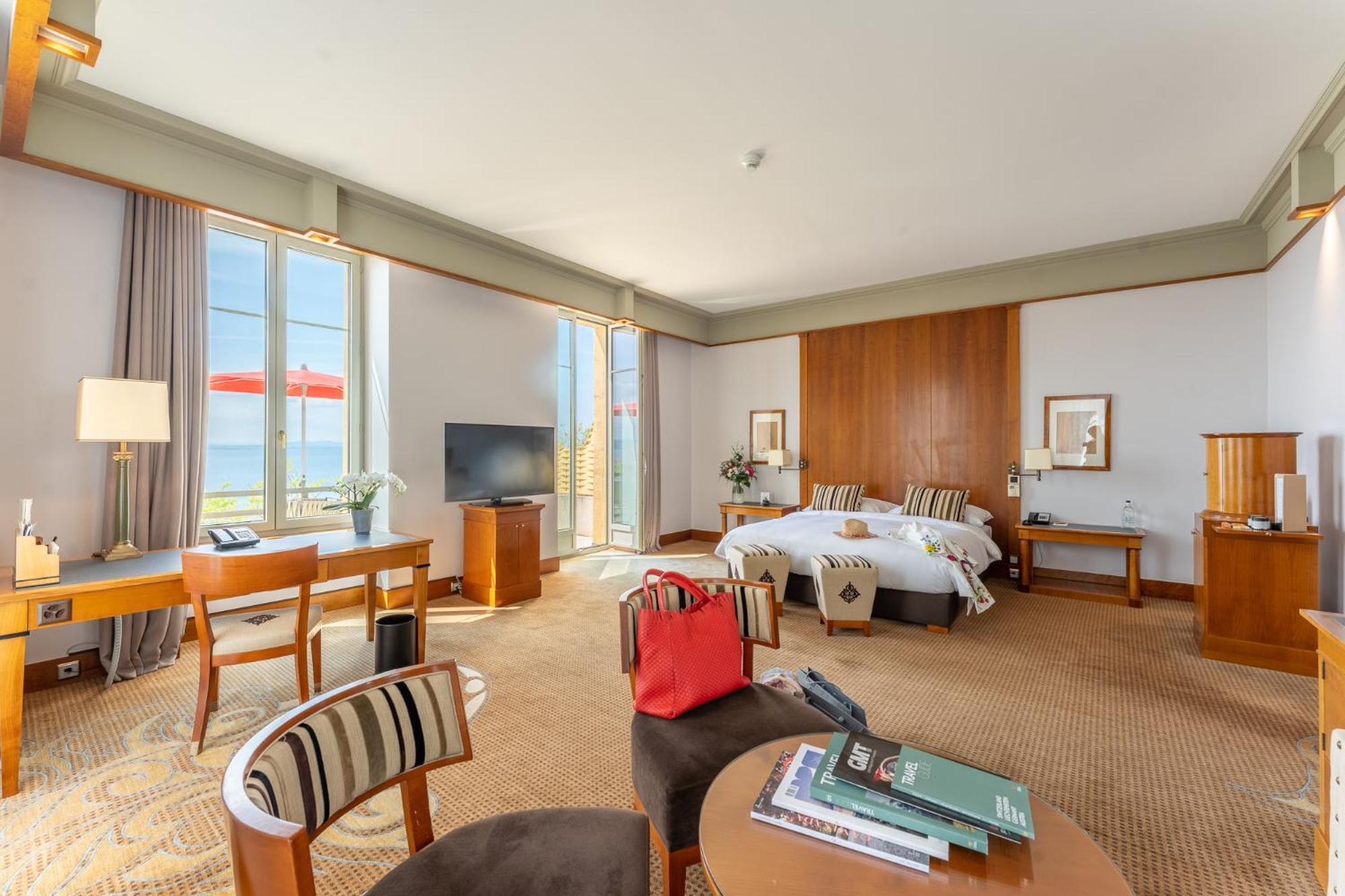 Beau Rivage Hotel Neuchâtel Eksteriør bilde A suite at the hotel